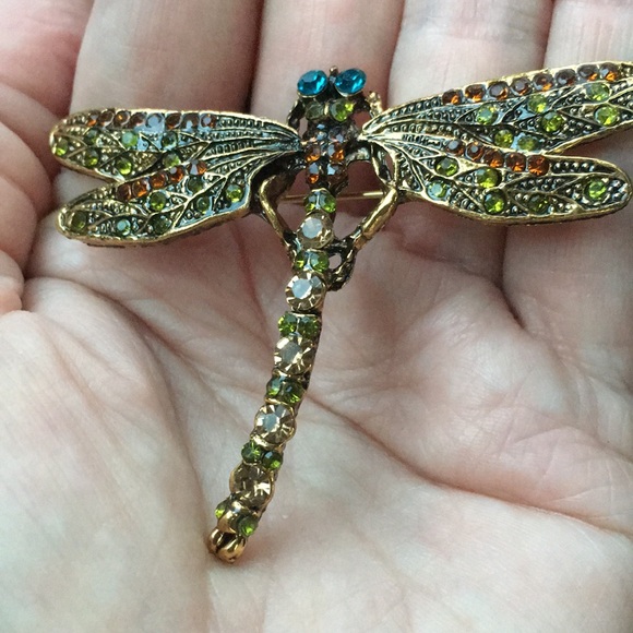 New! Dragonfly Rhinestone Brooch - Picture 6 of 8